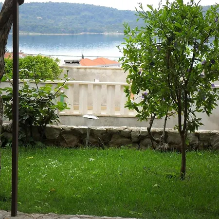 In Mit Grossem Balkon * טרוגיר