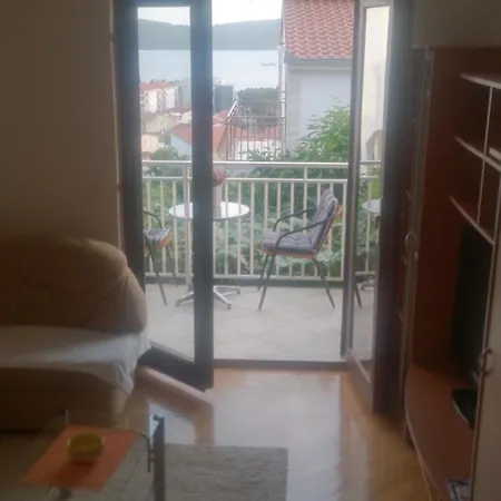 In Mit Grossem Balkon דירה